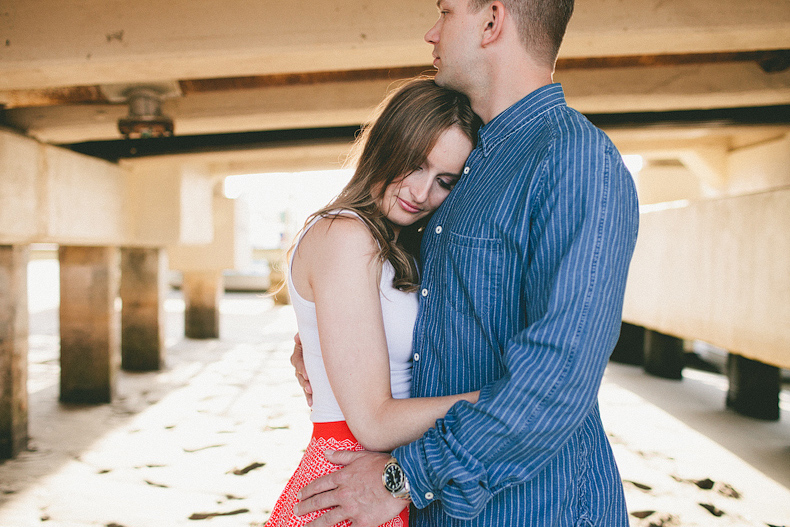 modern beach engagement pictures