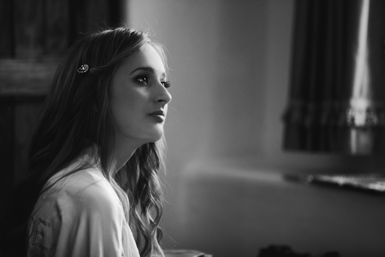 Bride getting ready at Hummingbird Nest Ranch by Marianne Wilson Photography