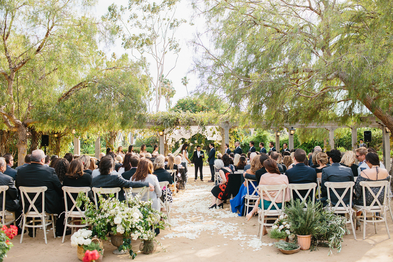 A photo of the whole ceremony area during the service. 