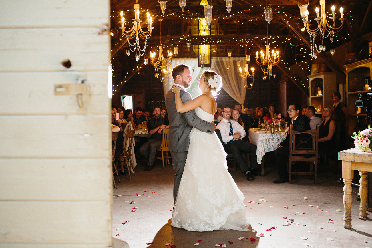 A beautiful photo of the couple dancing. 