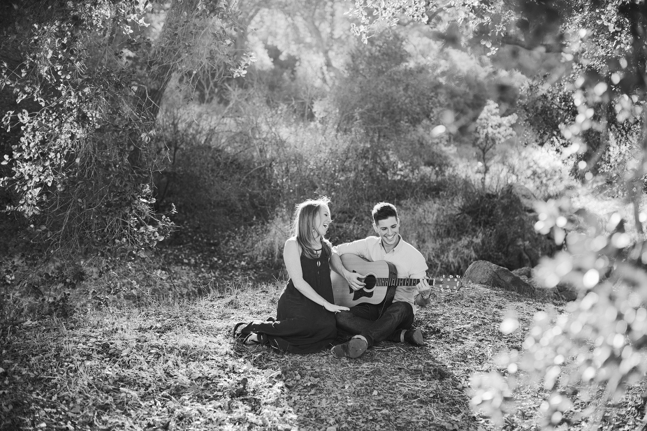 Mallauri and Curt playing the guitar. 