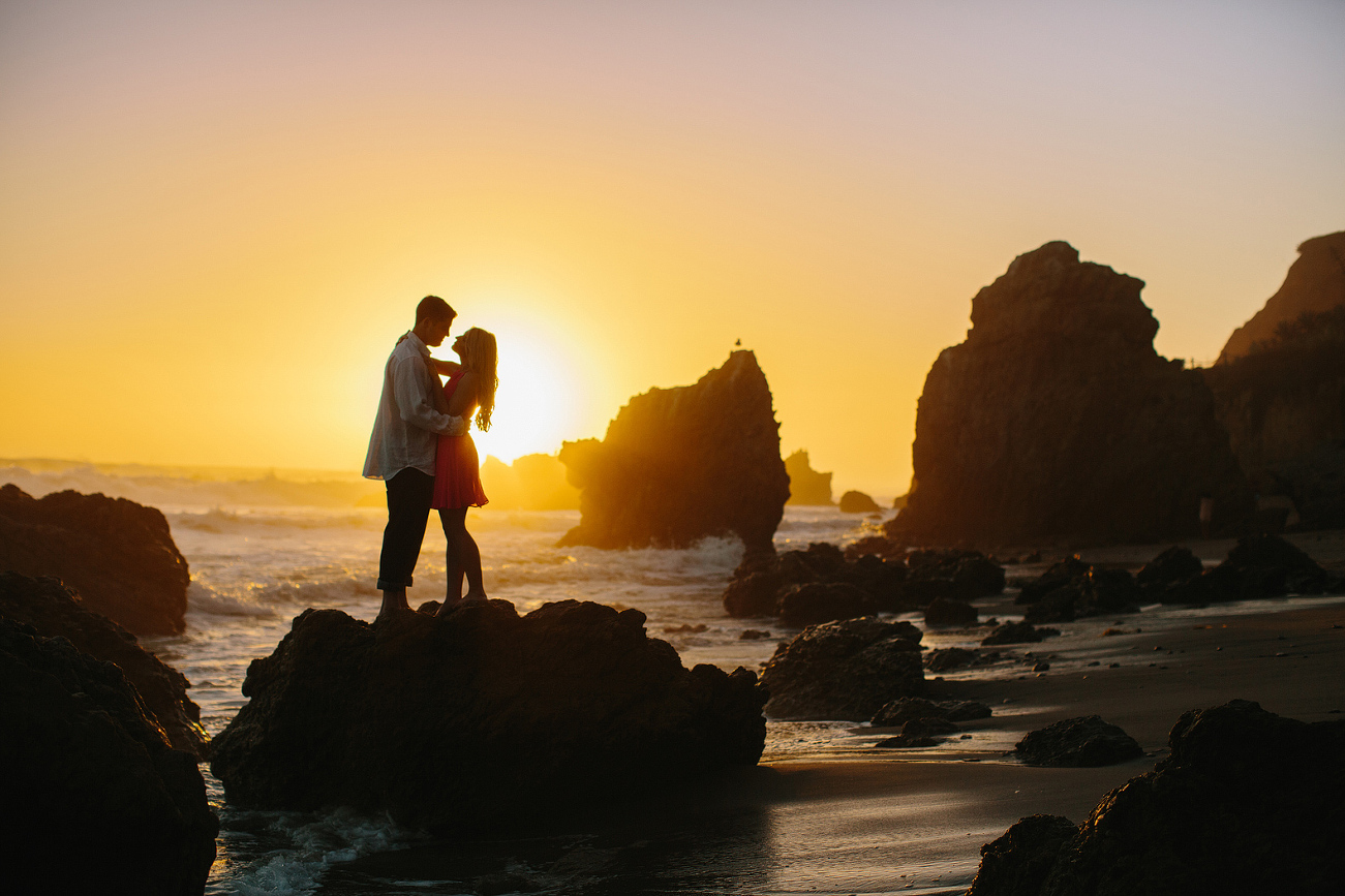 A beautiful silhouette of Britt and Steve. 