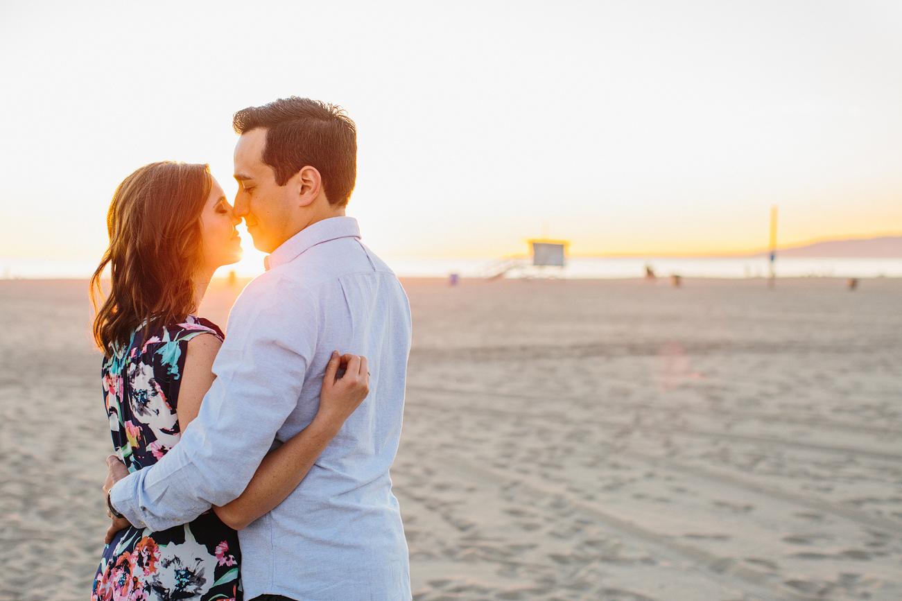 The couple looking at the beach. 