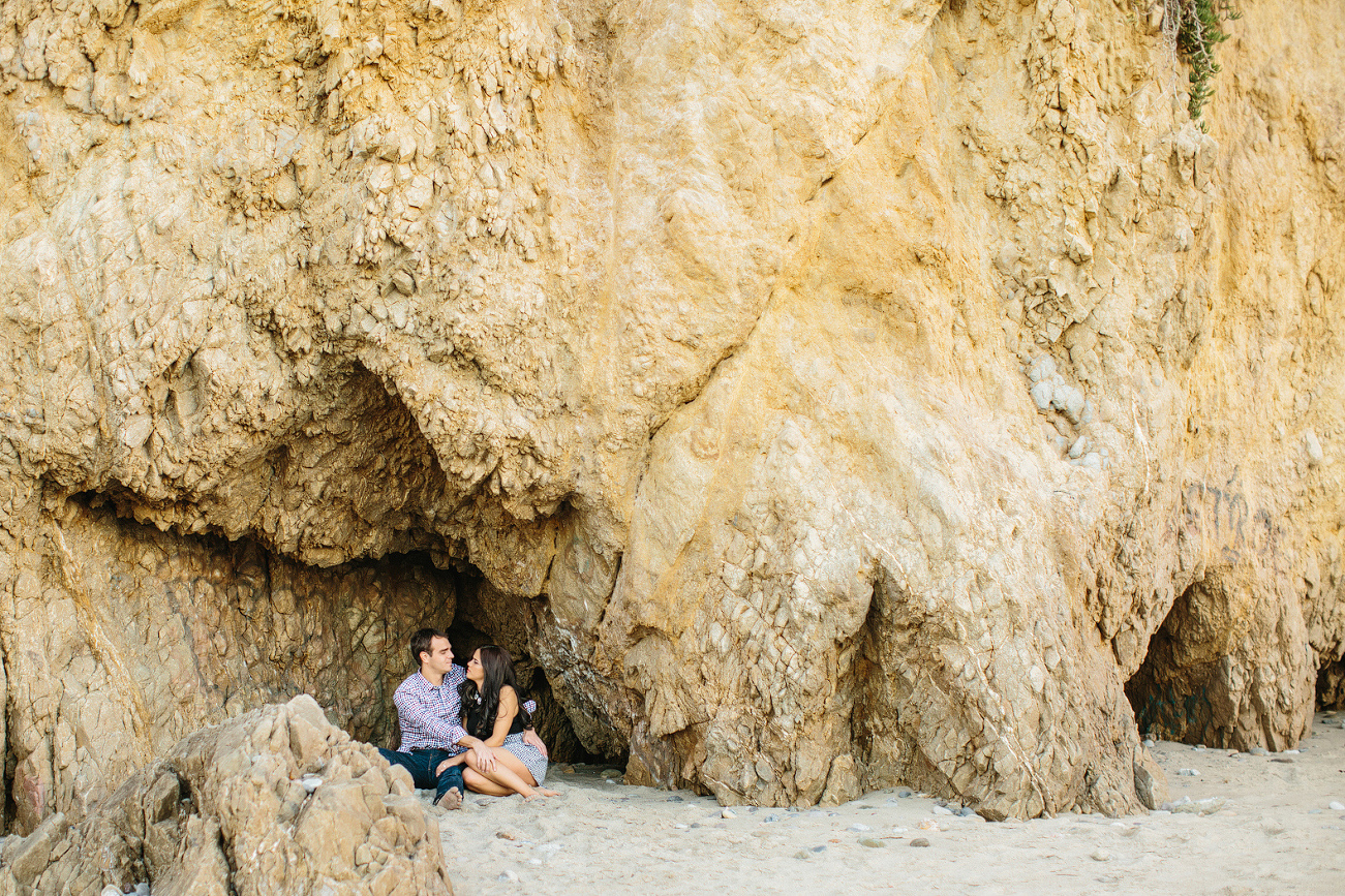 Miren and Peter next to the cliffside. 