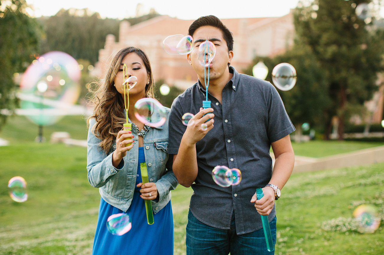 Nikki and Chad blowing more bubbles. 