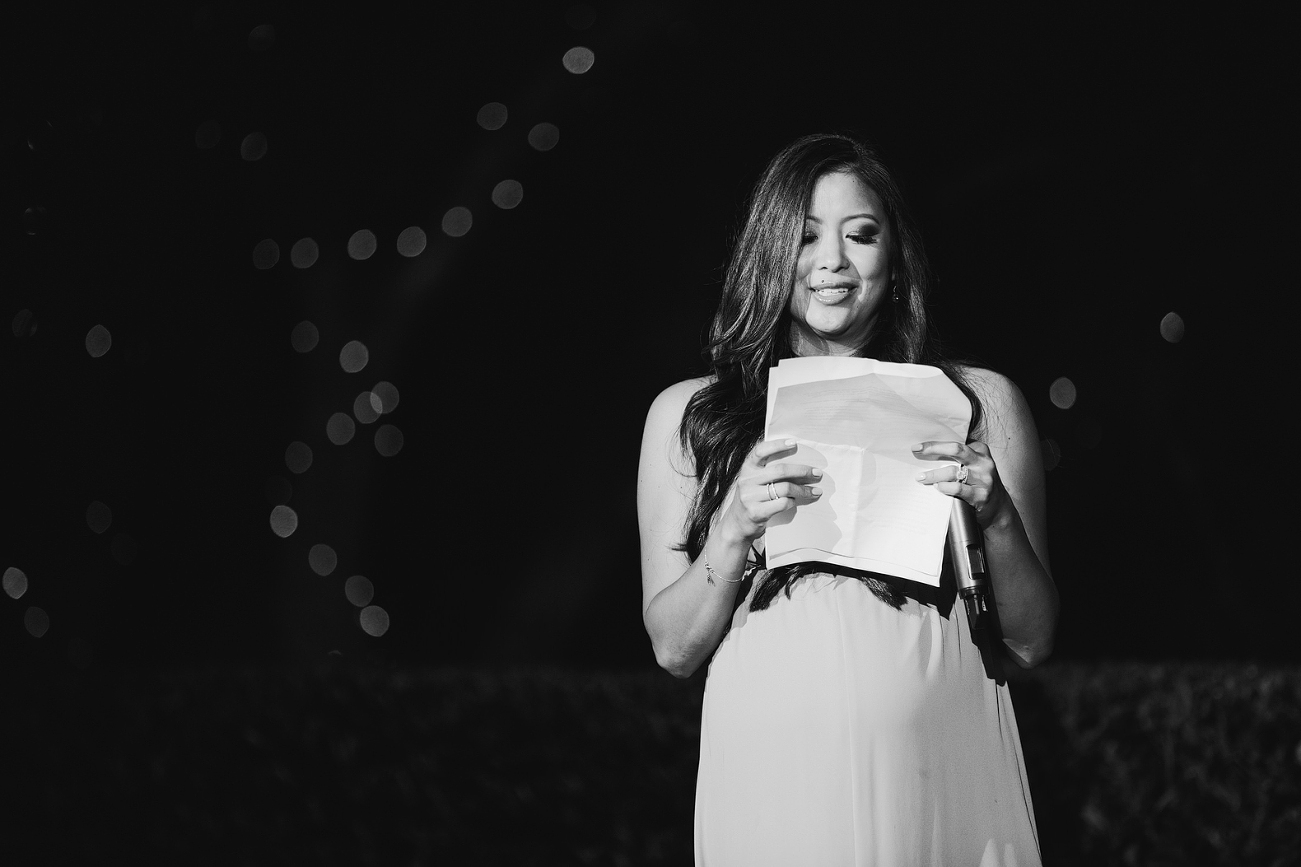 maid of honor giving her toast