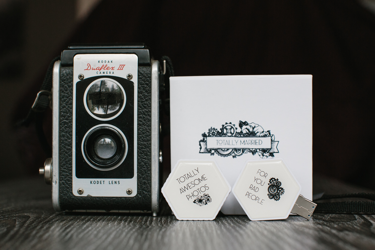 Usb and vintage camera - photography packaging